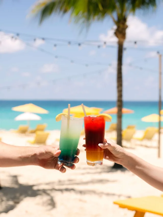 Hello, Weekend! 

It's always time for a cocktail. Raise a glass, sip, sway, and soak up the good vibes at Leon's at Meads Bay.

#LeonsatMeadsBay #Malliouhana #Anguilla

📸: @Katherineandtyler